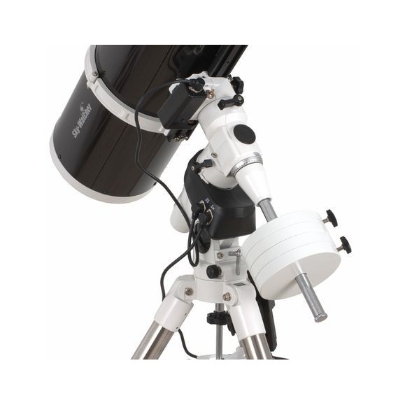 Telescópio Maksutov-Cassegrain SkyWatcher 150/1800mm com montagem NEQ5 Pro GoTo