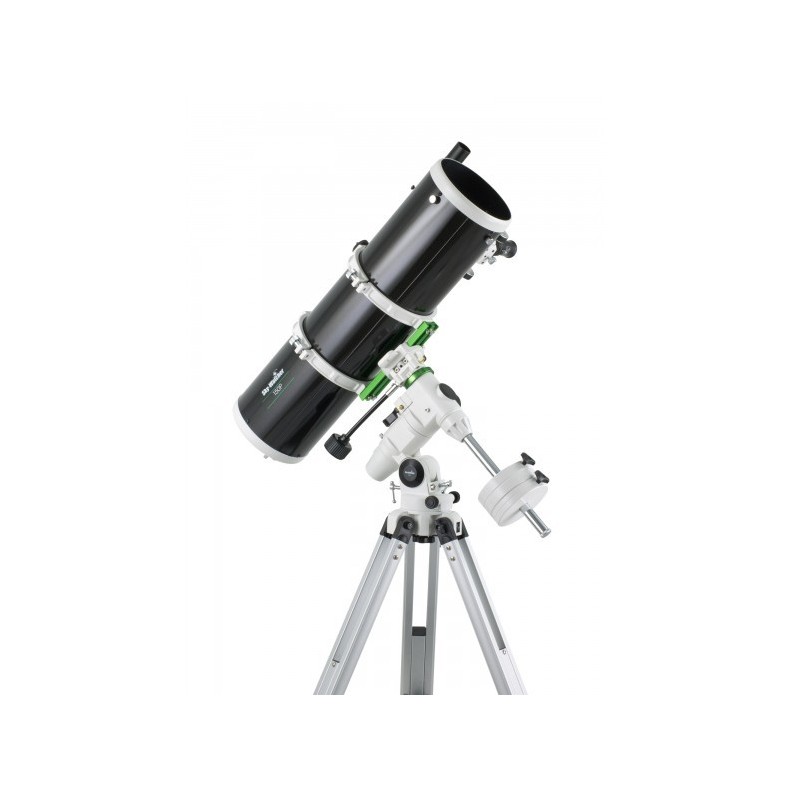 Telescópio refletor SkyWatcher...
