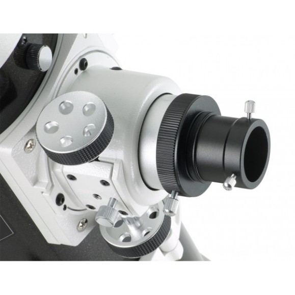 Telescópio Newton SkyWatcher 200/1000 mm com montagem NEQ5