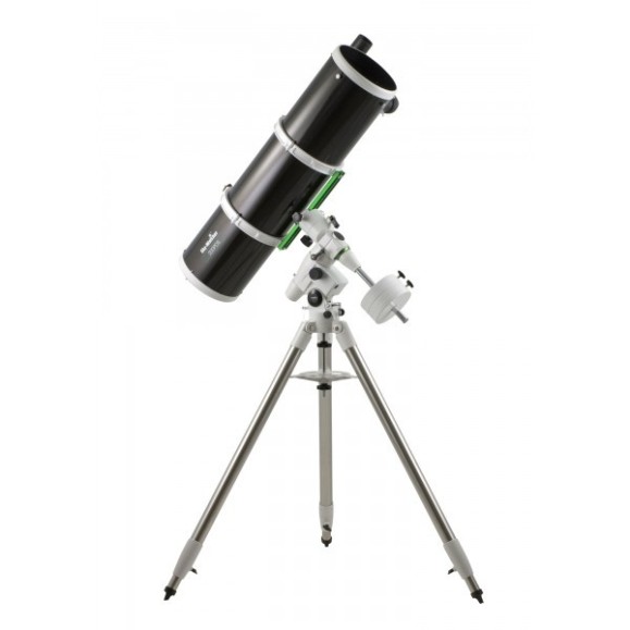 Newton Black Diamond Dual Speed SkyWatcher 200/1000 mm Telescópio Newton Black Diamond Dual Speed SkyWatcher 200/1000 mm com mon