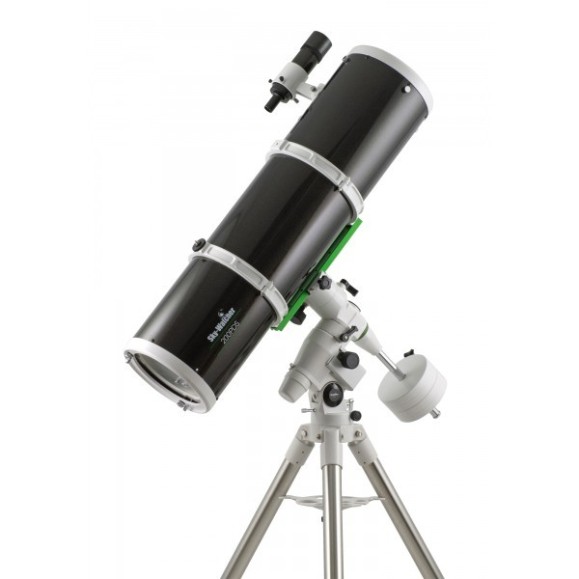 Newton Black Diamond Dual Speed SkyWatcher 200/1000 mm Telescópio Newton Black Diamond Dual Speed SkyWatcher 200/1000 mm com mon