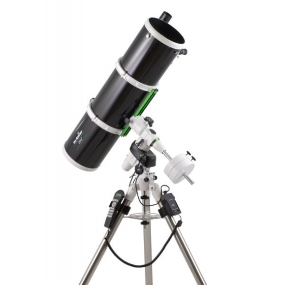 Telescópio Newton SkyWatcher Black Diamond Black Diamond Dual Speed 200/1000 NEQ5 PRO GOTO