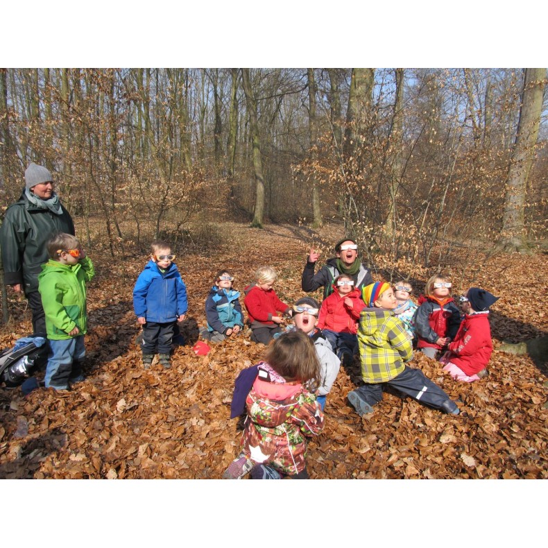 Conjunto de 10 óculos para eclipse... Conjunto de 10 óculos para eclipse...