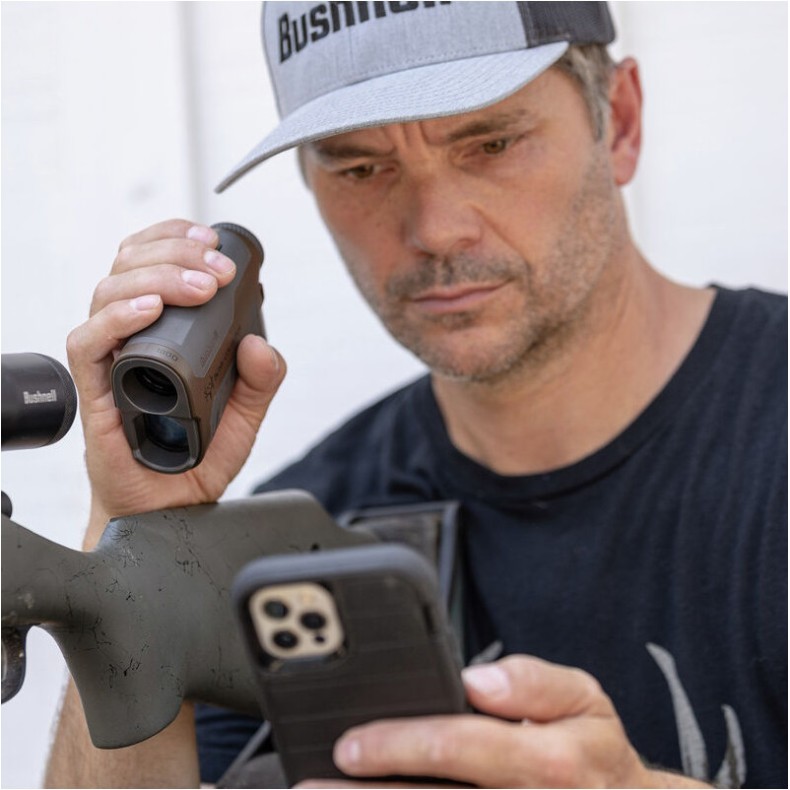 Telémetro BUSHNELL Bone Collector...