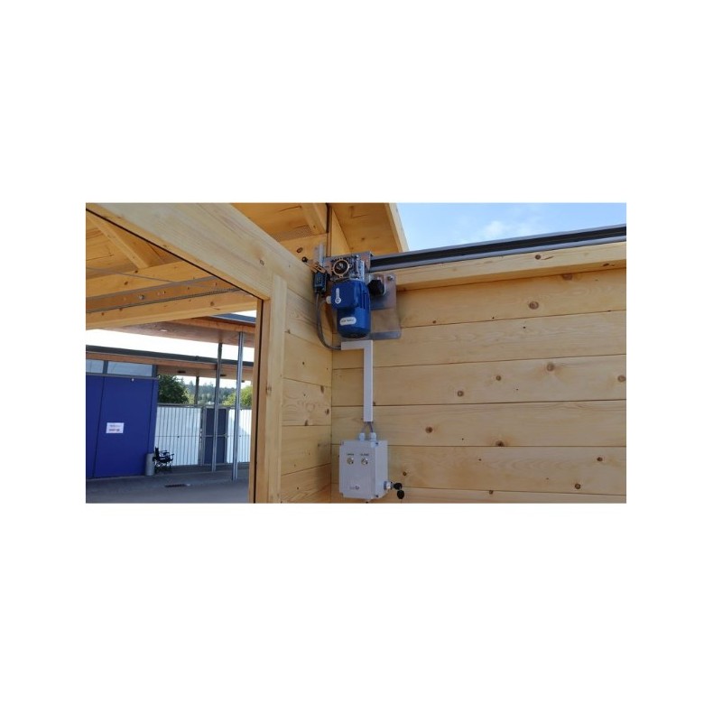 Observatório de madeira com teto de...