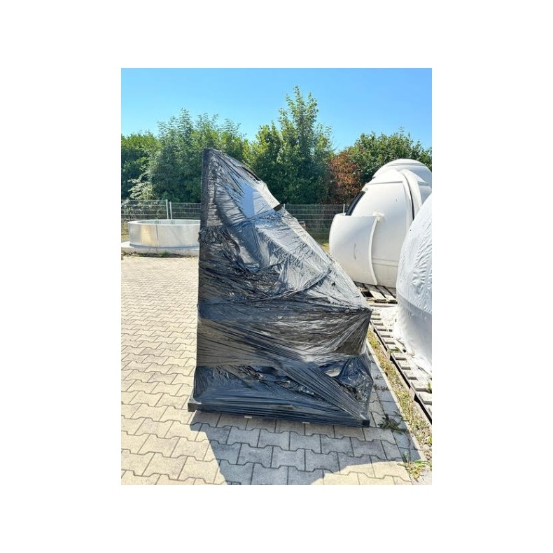 Cúpula de madeira com teto de abrir...