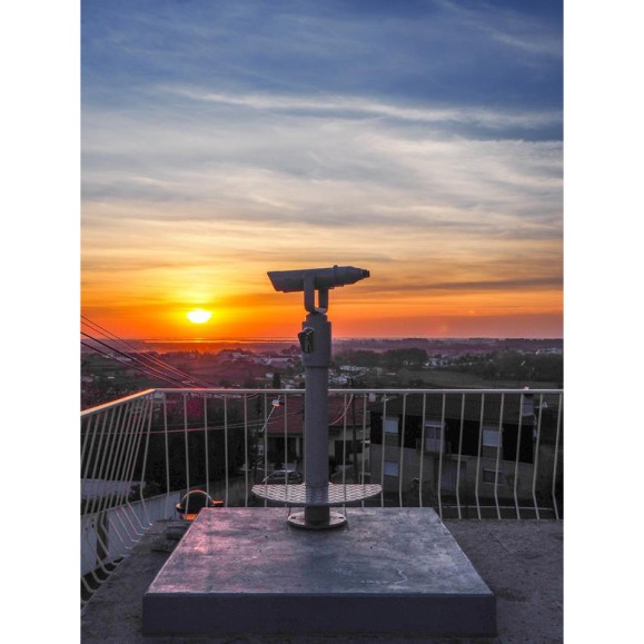 Telescópio panorâmico OMEGON Bonview 20x100 operado por moedas